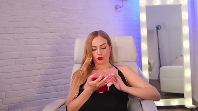 Margo_Pearls webcam