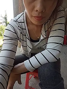 aiai220 live cam on StripChat