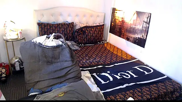 NinaDOM4CUM webcam
