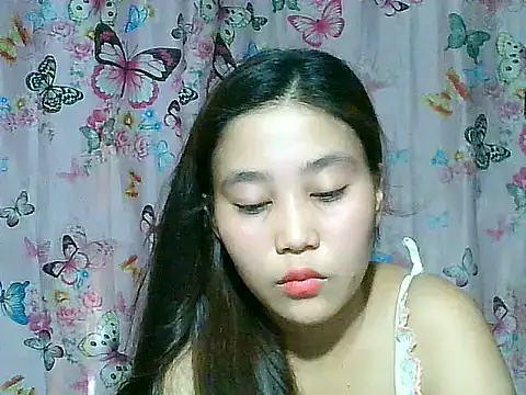 SexyAsianPussy4u live cam on StripChat
