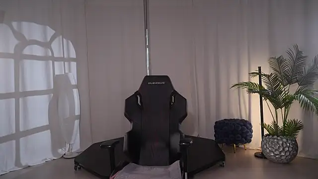 KittyCaitlin webcam