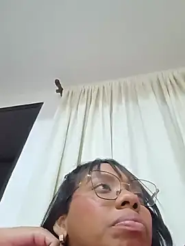 lia_mariana webcam