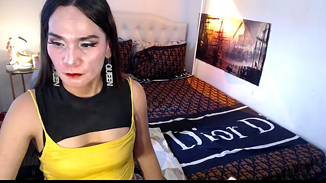NinaDOM4CUM webcam