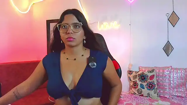 Megaan_Greey webcam