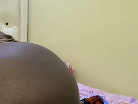 LovelyQueenR webcam