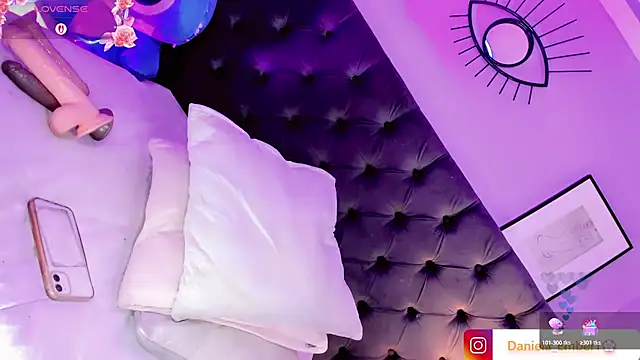 Amira_Ember webcam