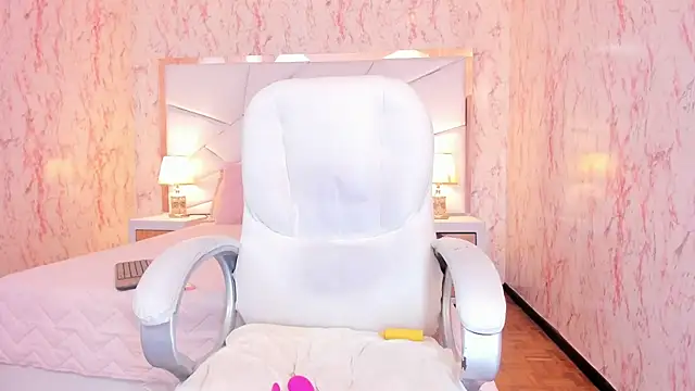 Emily_Whinfre webcam