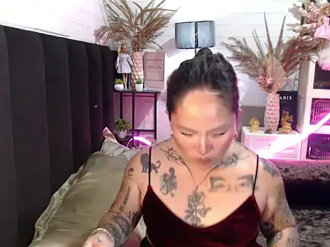 estellastarxxx - EstellaStarXxx's free webcam - UK Sex Cams