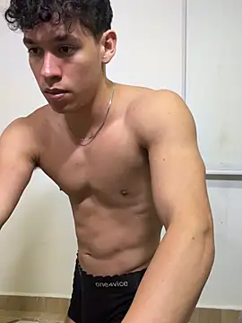 luke_muscle - Luke_Muscle's free webcam - UK Sex Cams