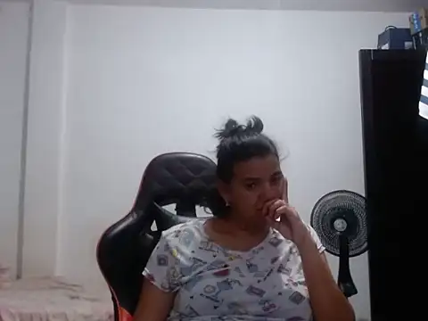 Adriana_0312 webcam