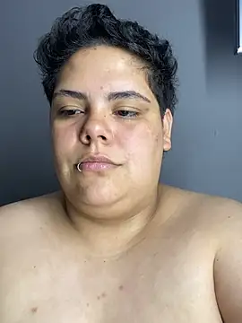 Hailey_Curvy webcam