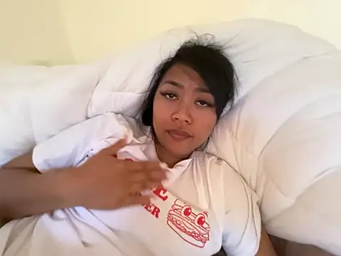 Juliet_official_pro webcam