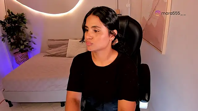 Mara__05's live stream