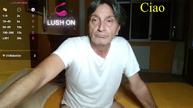 lattediyak live cam on StripChat