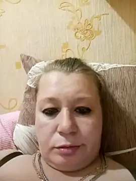 KiraStanton webcam