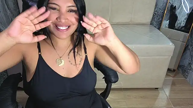 Bella_cross_v webcam