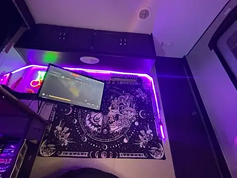 Lilactease webcam