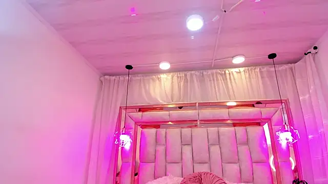 Francesca_Skuirt webcam