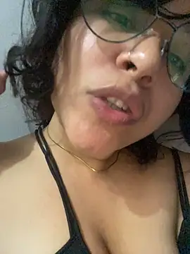 daphnesky (F young) - SUCK MY NIPPLES AND GIVE mE A TIT-JOB