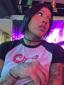 IsabellBigtitsxx live cam