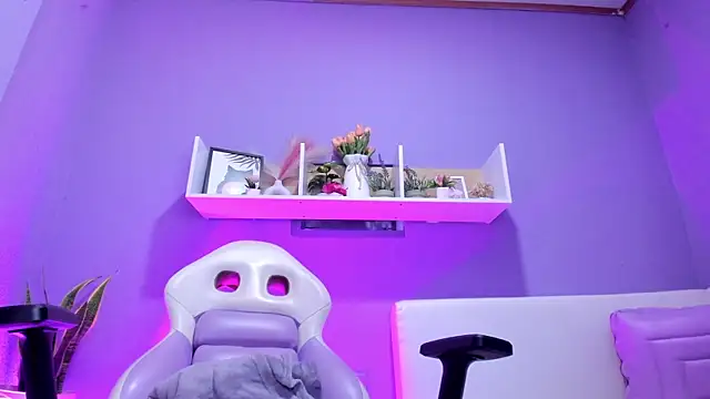 Carolina_Bloom webcam