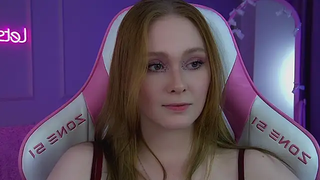 AgataFoxley webcam