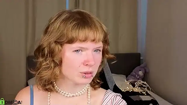 VioletDesiree webcam