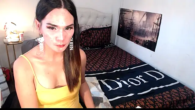 NinaDOM4CUM webcam