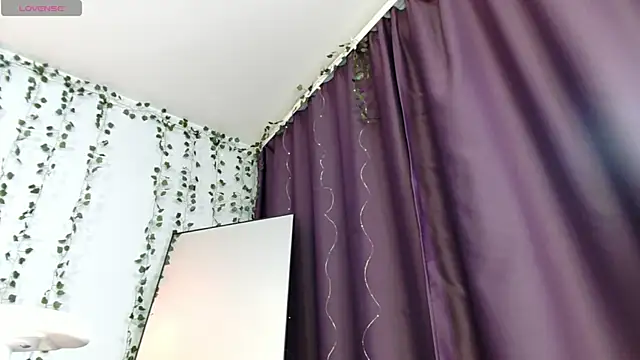 Maya_Campbell webcam