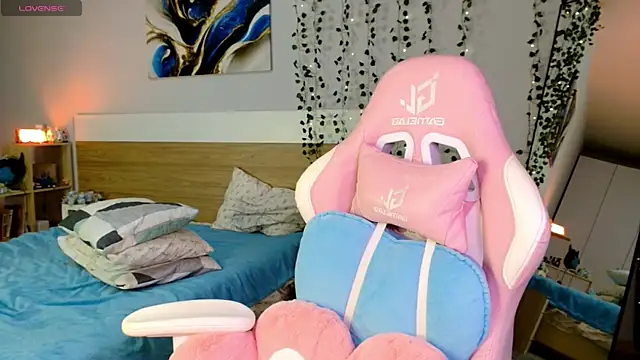 Maya_Campbell webcam