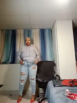 Fat-Flatty-AssMommy webcam