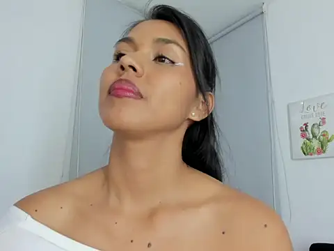 Naomy_foxx1 webcam