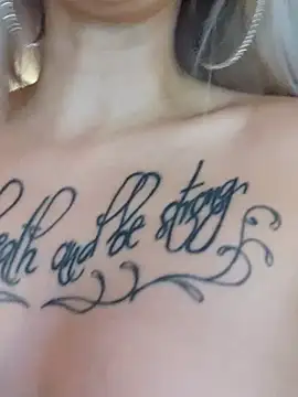 Gina-Lumara webcam