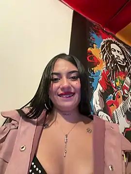 LilacNoir webcam