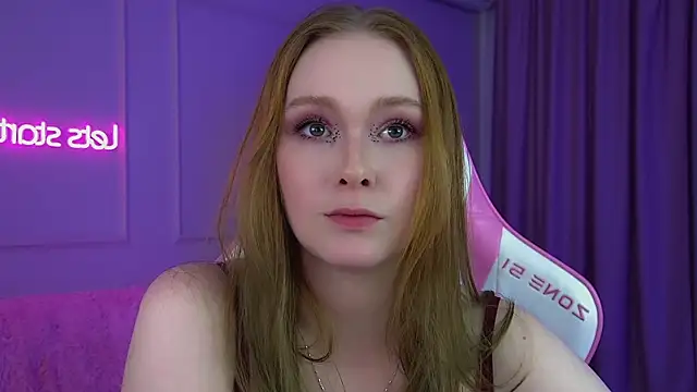 AgataFoxley webcam
