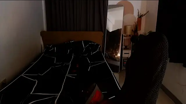Ur_QueenCamilla webcam