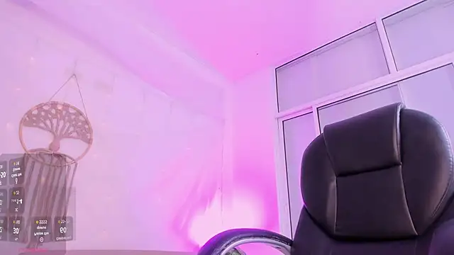 Ginni_charlotte webcam