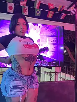 IsabellBigtitsxx webcam