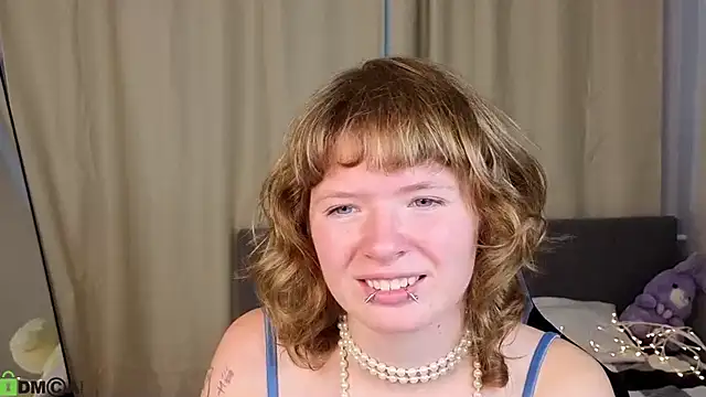 VioletDesiree webcam