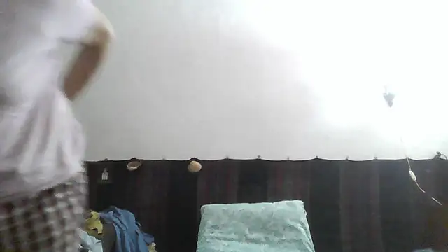 AnnaLive570 live cam on StripChat