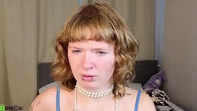 VioletDesiree webcam