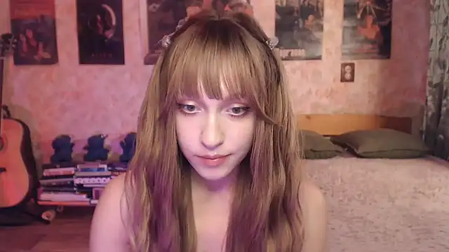Friendly_Ellie live cam on StripChat