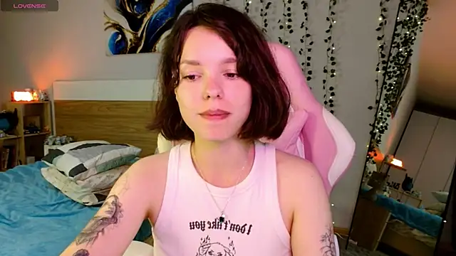 Maya_Campbell webcam