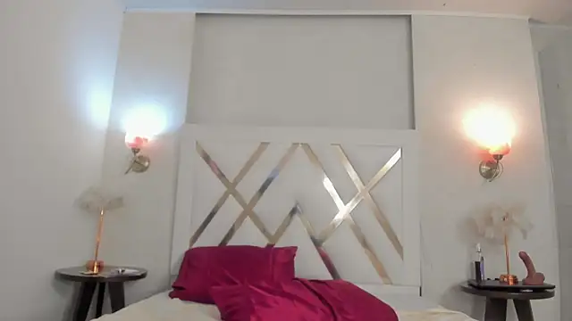 Sky_Collins_ webcam