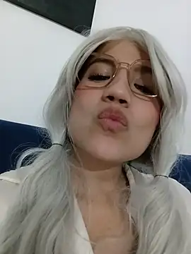 LiaBellini webcam
