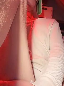 GoldenFlameGoddess webcam