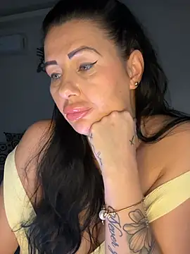 IRISWHITE17