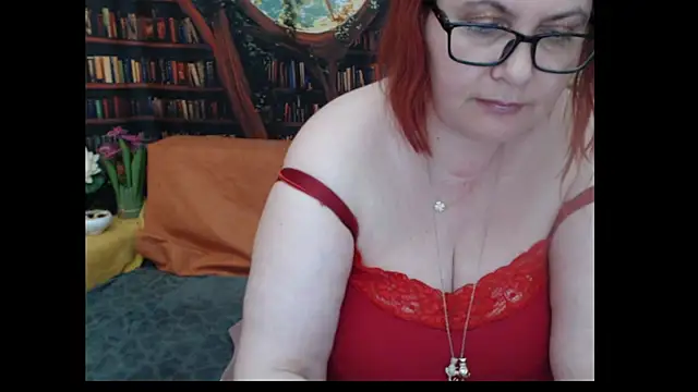PlayfullMature webcam