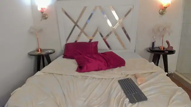 Sky_Collins_ webcam