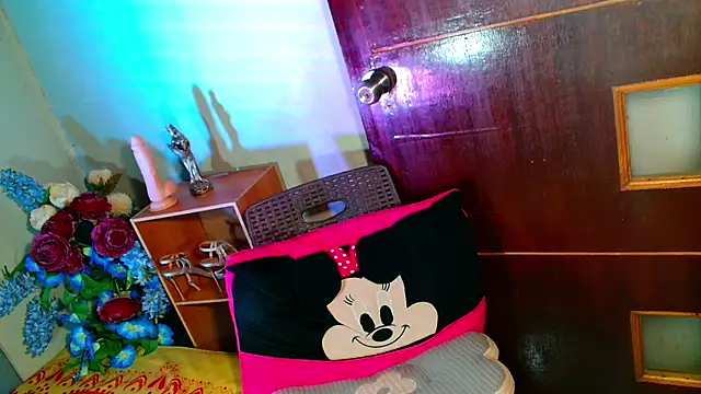 baby_kiraxx webcam